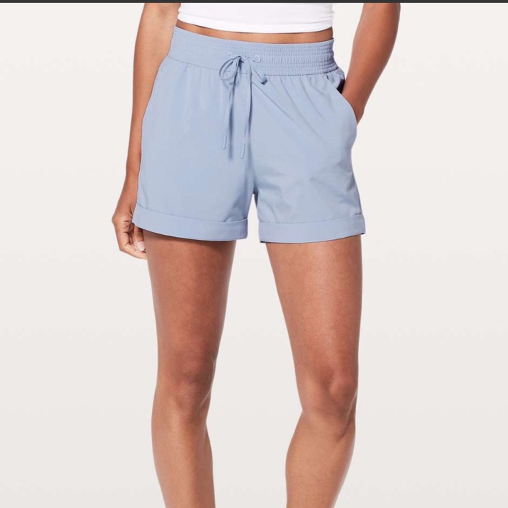 Lululemon Spring Break Away Short *4-way Stretch 3"
Berry Mist size 6 - Picture 5 of 12